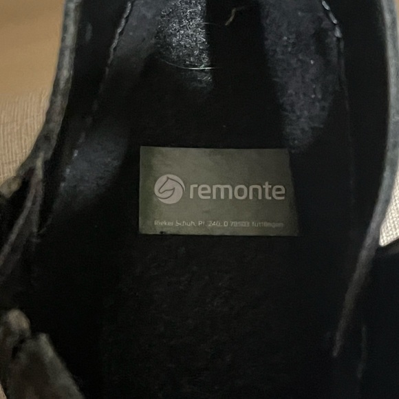 Remonte Black Wingtip Leather Booties with Brown Leather Strap, size 41 - Picture 3 of 6